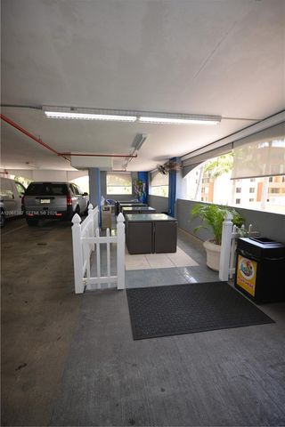 5091 NW 7th St 1009, Miami, FL 33126