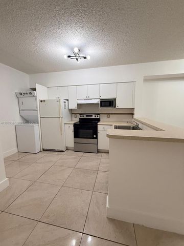 5091 NW 7th St 1009, Miami, FL 33126