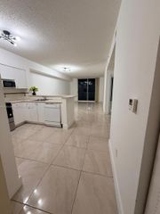 5091 NW 7th St 1009, Miami, FL 33126
