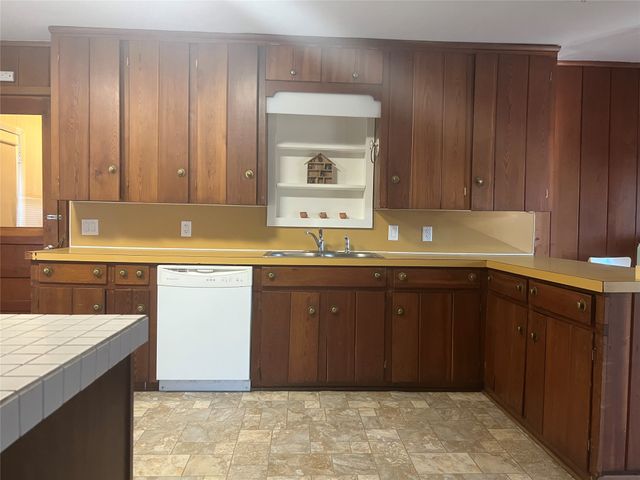 105 Davidson Drive, Terrell, TX 75160