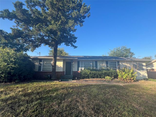 105 Davidson Drive, Terrell, TX 75160