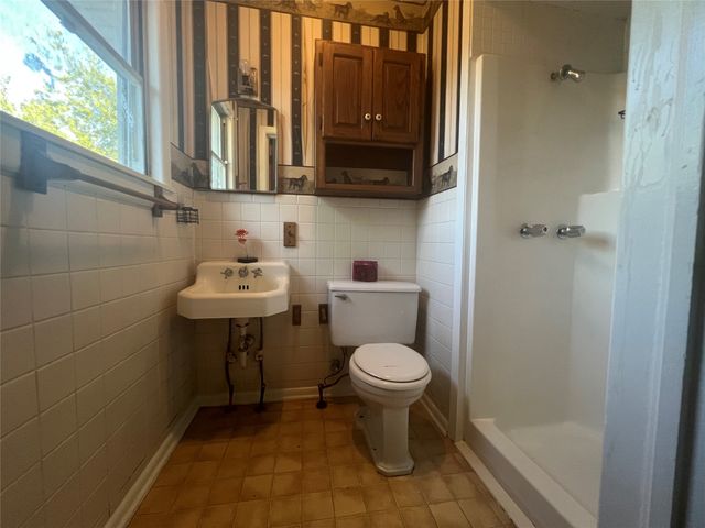 105 Davidson Drive, Terrell, TX 75160