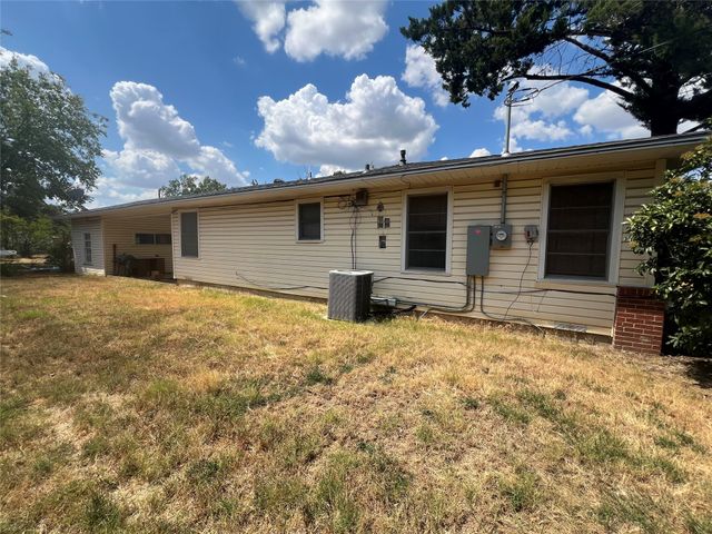 105 Davidson Drive, Terrell, TX 75160