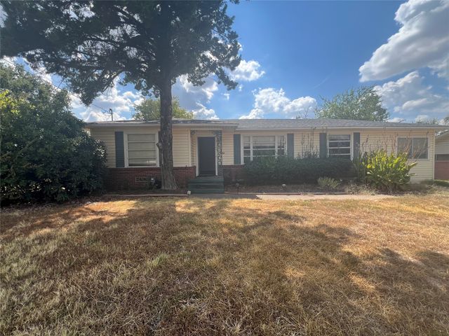 105 Davidson Drive, Terrell, TX 75160