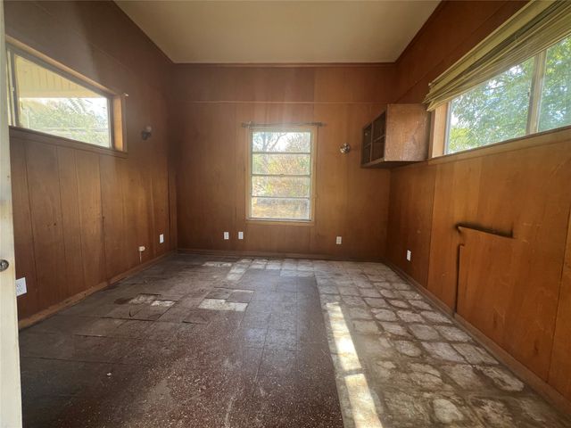 105 Davidson Drive, Terrell, TX 75160