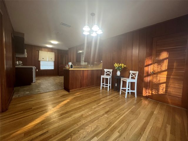 105 Davidson Drive, Terrell, TX 75160