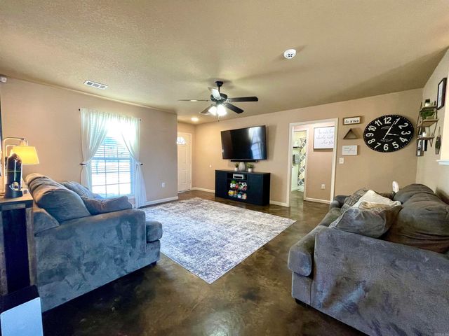 433 N Willow Avenue, Trumann, AR 72472