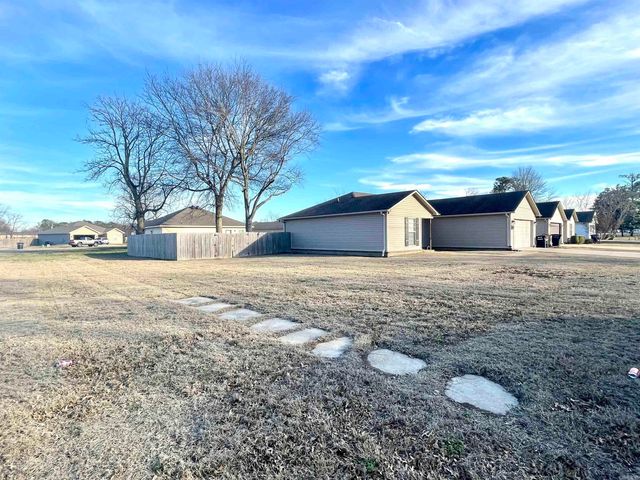 433 N Willow Avenue, Trumann, AR 72472