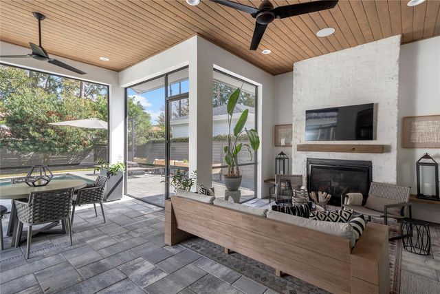 1575 EASTIN AVENUE, Orlando, FL 32804