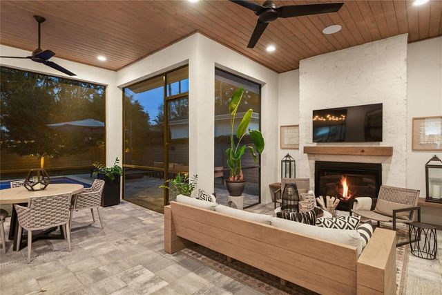 1575 EASTIN AVENUE, Orlando, FL 32804