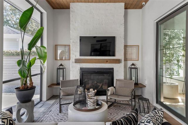 1575 EASTIN AVENUE, Orlando, FL 32804