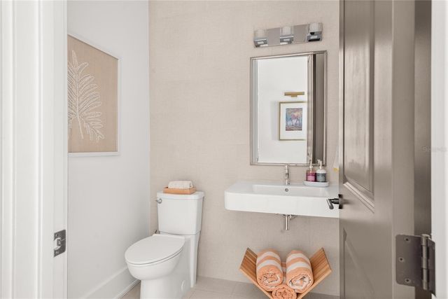 1575 EASTIN AVENUE, Orlando, FL 32804