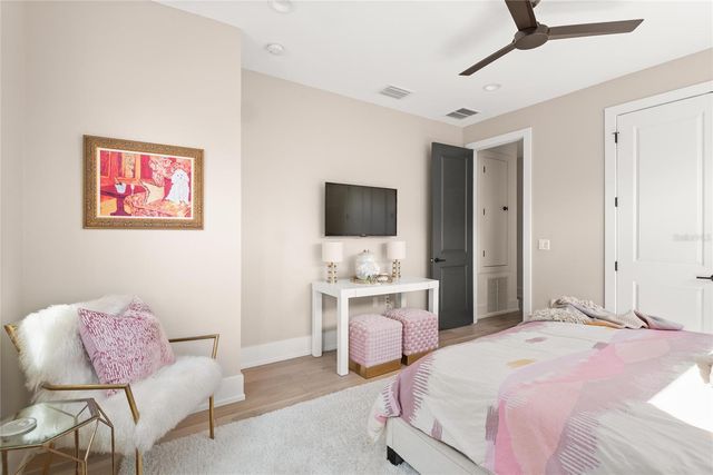 1575 EASTIN AVENUE, Orlando, FL 32804