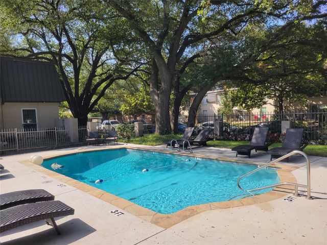 5326 Fleetwood Oaks Avenue 149, Dallas, TX 75235