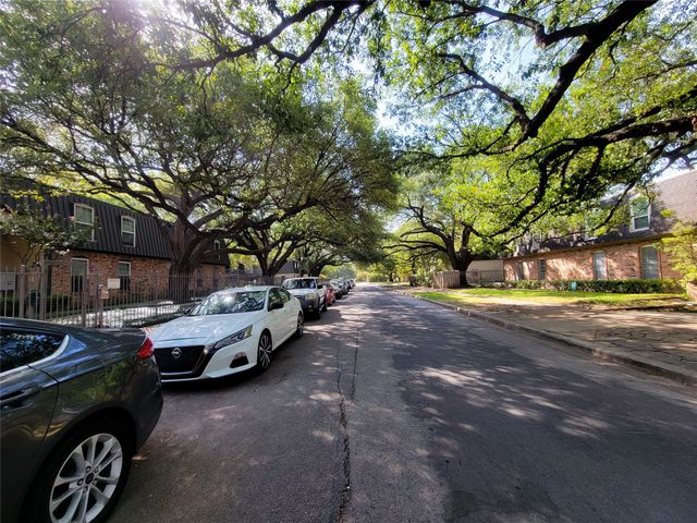 5326 Fleetwood Oaks Avenue 149, Dallas, TX 75235