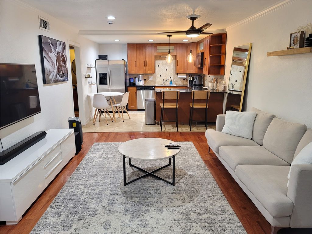 5326 Fleetwood Oaks Avenue 149, Dallas, TX 75235