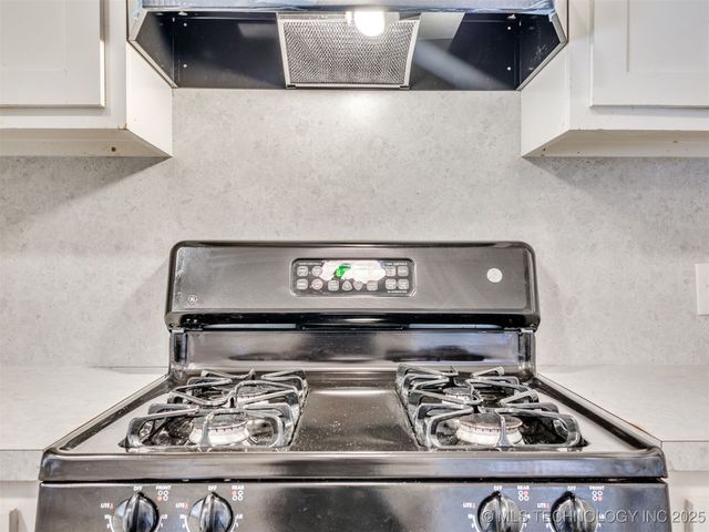 6840 E King Street, Tulsa, OK 74115