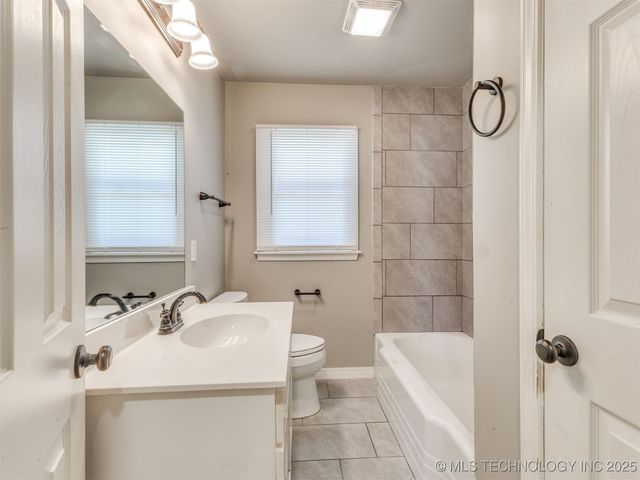 6840 E King Street, Tulsa, OK 74115