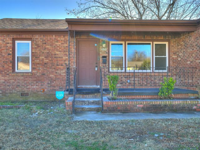 6840 E King Street, Tulsa, OK 74115