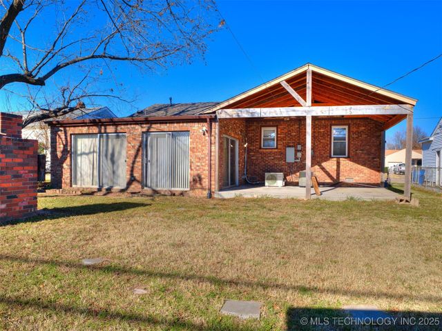 6840 E King Street, Tulsa, OK 74115