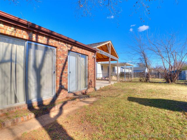 6840 E King Street, Tulsa, OK 74115