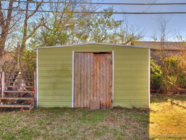 6840 E King Street, Tulsa, OK 74115