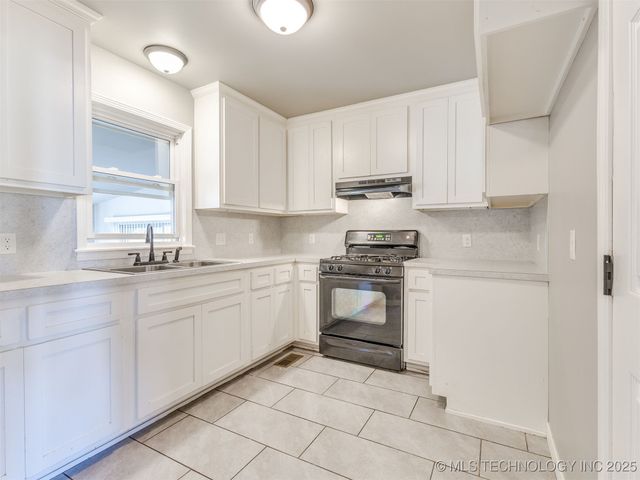 6840 E King Street, Tulsa, OK 74115