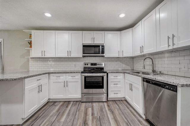 7506 Bluebonnet Street, Pearland, TX 77584