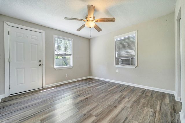 7506 Bluebonnet Street, Pearland, TX 77584