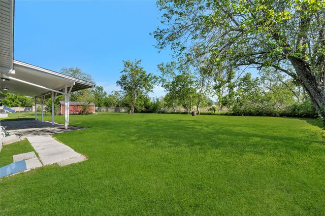 7506 Bluebonnet Street, Pearland, TX 77584