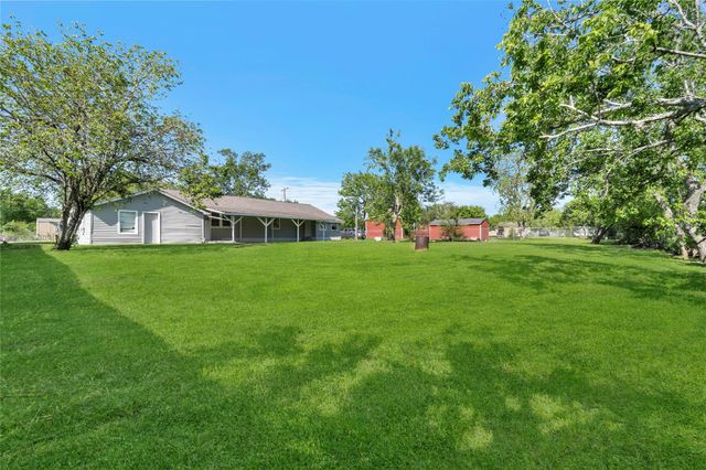 7506 Bluebonnet Street, Pearland, TX 77584