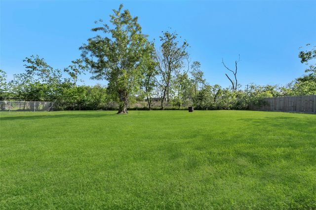 7506 Bluebonnet Street, Pearland, TX 77584