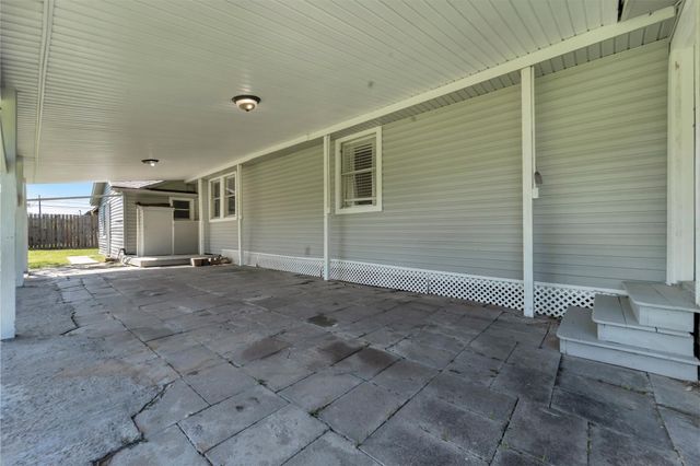 7506 Bluebonnet Street, Pearland, TX 77584