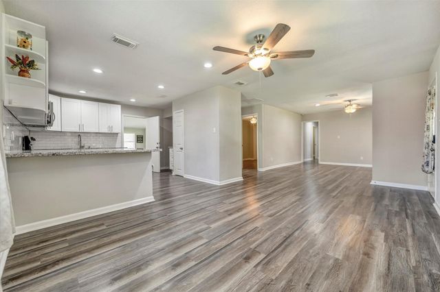 7506 Bluebonnet Street, Pearland, TX 77584