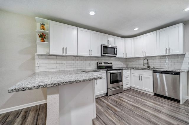 7506 Bluebonnet Street, Pearland, TX 77584