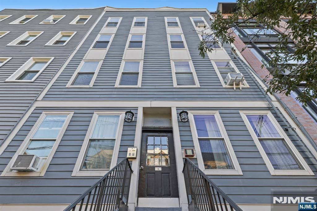 60 Madison Street 1R, Hoboken, NJ 07030