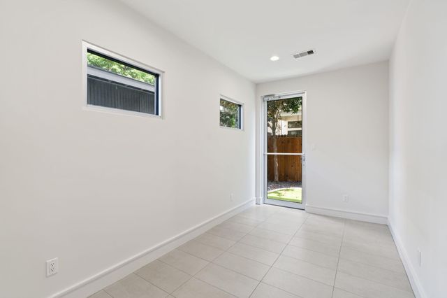 1238 W Pierce Street, Houston, TX 77019