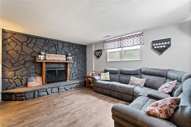 5511 Donner Drive, New Franklin, OH 44216