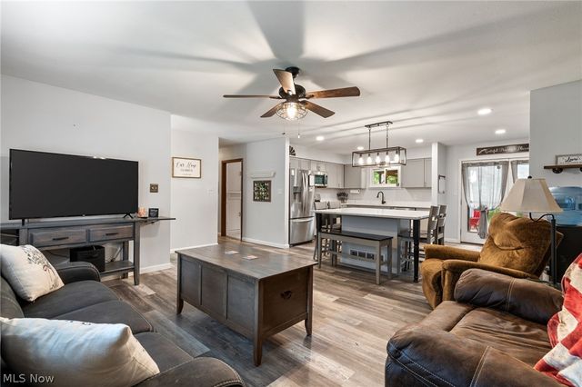 5511 Donner Drive, New Franklin, OH 44216