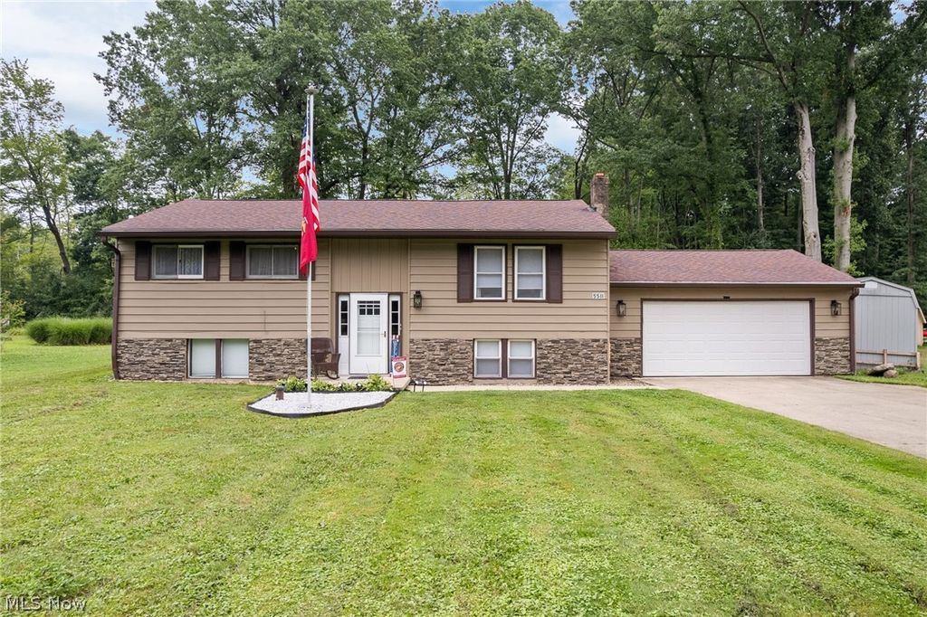 5511 Donner Drive, New Franklin, OH 44216