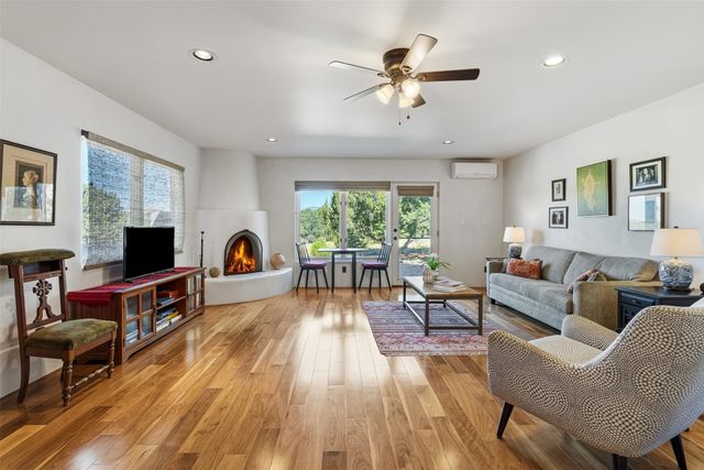 3225 Calle Celestial, Santa Fe, NM 87506