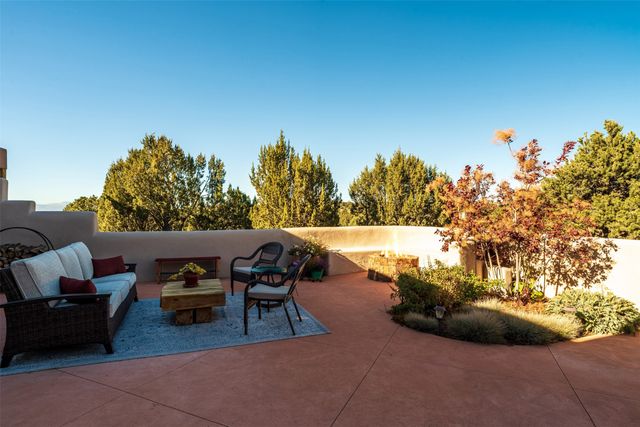 3225 Calle Celestial, Santa Fe, NM 87506