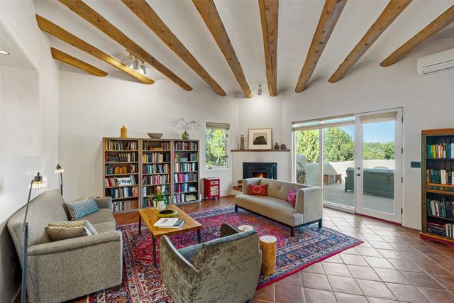 3225 Calle Celestial, Santa Fe, NM 87506