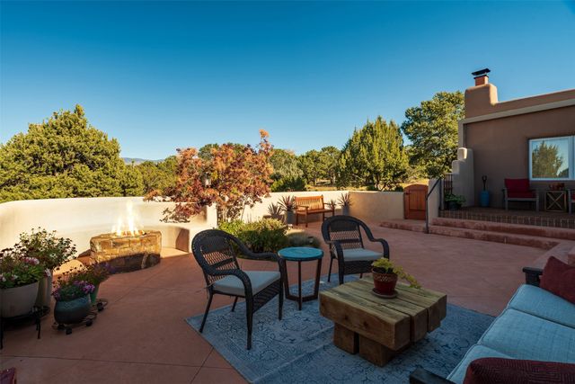 3225 Calle Celestial, Santa Fe, NM 87506