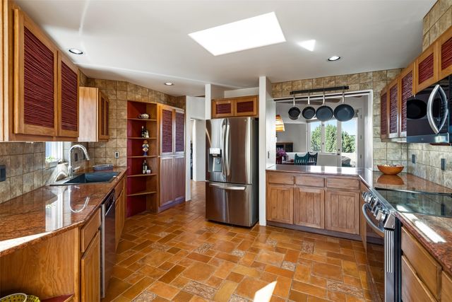 3225 Calle Celestial, Santa Fe, NM 87506