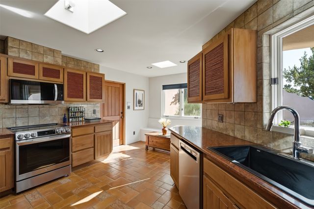 3225 Calle Celestial, Santa Fe, NM 87506