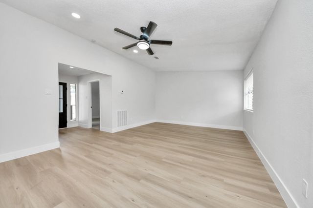 7427 Willow Oak Drive, Baytown, TX 77521