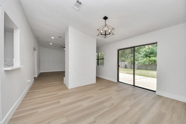 7427 Willow Oak Drive, Baytown, TX 77521