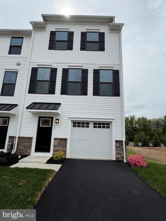 23 DOMENICA DRIVE, Moorestown, NJ 08057
