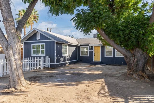1209 Woodrow Avenue, Bakersfield, CA 93308